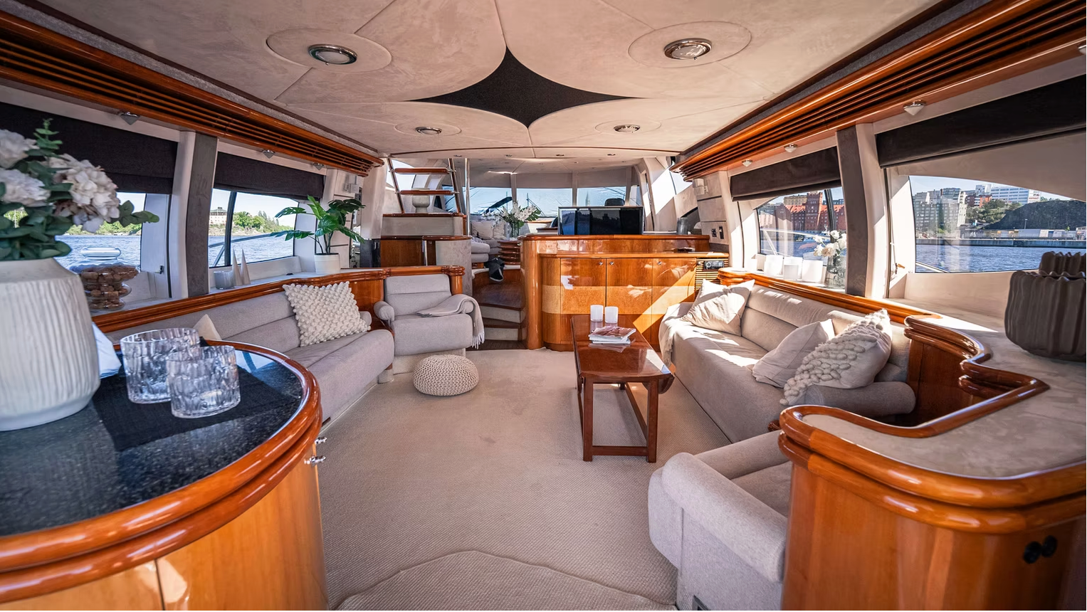 stockholm watertaxi black pearl - 40 gäster