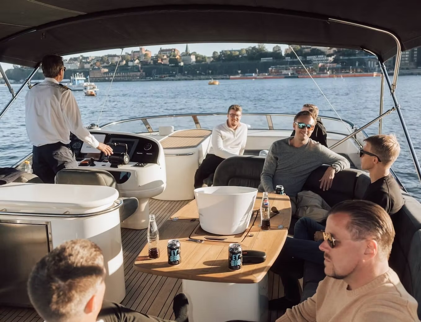 stockholm watertaxi black pearl - 40 gäster